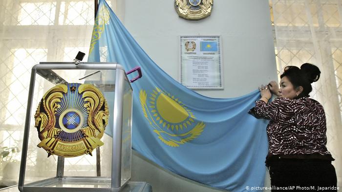 У Казахстані розпочалися дострокові президентські вибори 1