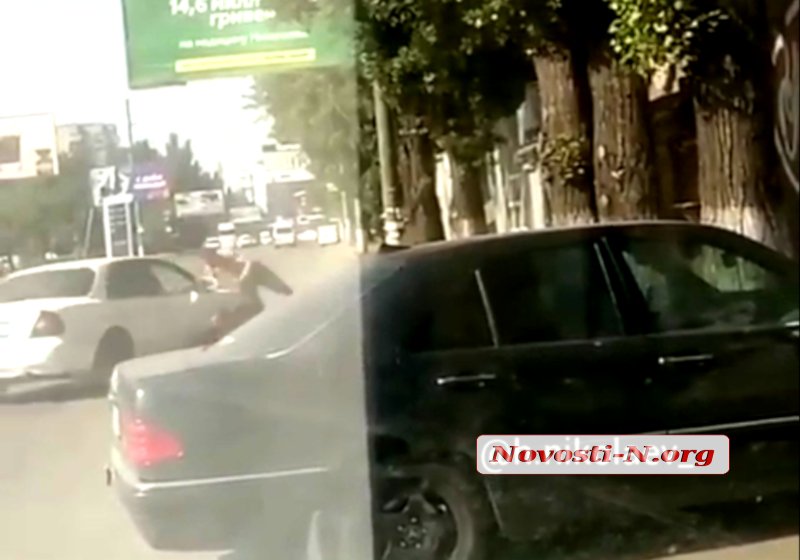 В Николаеве водитель авто сбил участника жестокой драки (ВИДЕО) 1