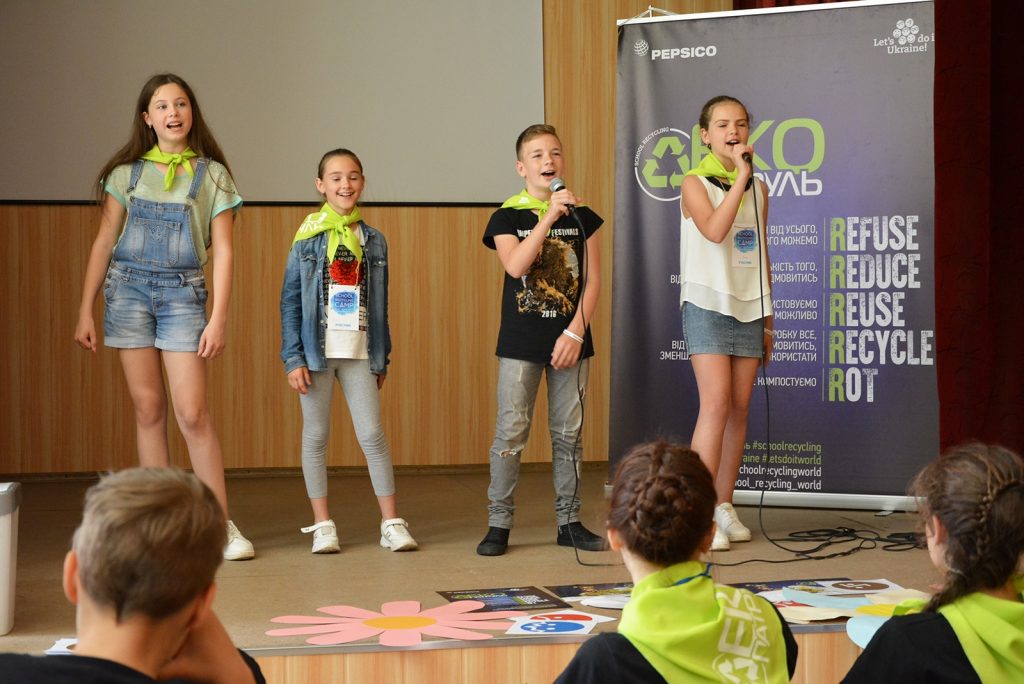 Школьники из трех областей Украины овладели плогингом и играли в форум-театр в эко-лагере «School Recycling Camp 2019» под Николаевом (ФОТО) 11