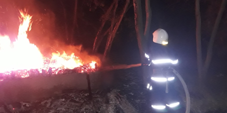 В Очакове тушили пожар в пансионате «Прибой» (ФОТО)