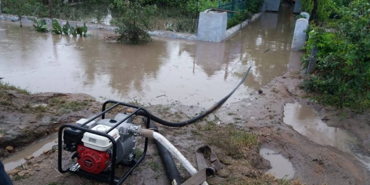 В Николаевской области субботний ливень затопил село – воду откачивали почти 5 часов (ФОТО)