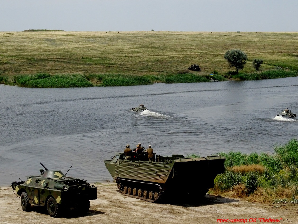 Под Николаевом прошли учения мотострелков (ФОТО)