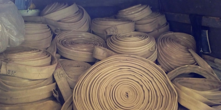 Николаевскому зоопарку подарили 71 пожарный шланг (ФОТО)