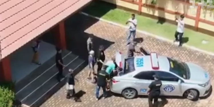 За ним охотились 9 лет. В Таиланде арестовали мужчину, выдававшего себя за Джорджа Клуни (ВИДЕО)