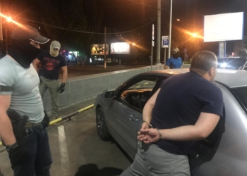 В Николаеве сотрудники СБУ задержали налоговика – он ежемесячно взимал «дань» с сети АЗС в размере 6 тыс.грн. (ФОТО)