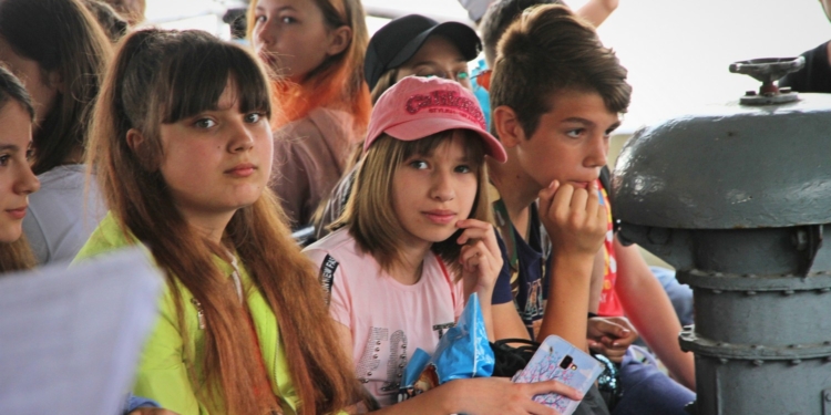 Первые 125 юных николаевцев отправились на летний отдых в лагерь “Дельфин” (ФОТО)