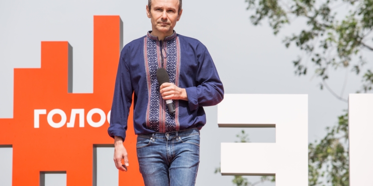 У Вакарчука уже посчитали, сколько депутатов заведут в новую Раду