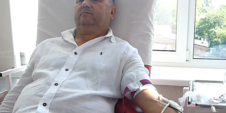 Накануне Дня донора: начальник облздрава личным примером призвал николаевцев  сдавать кровь (ВИДЕО)