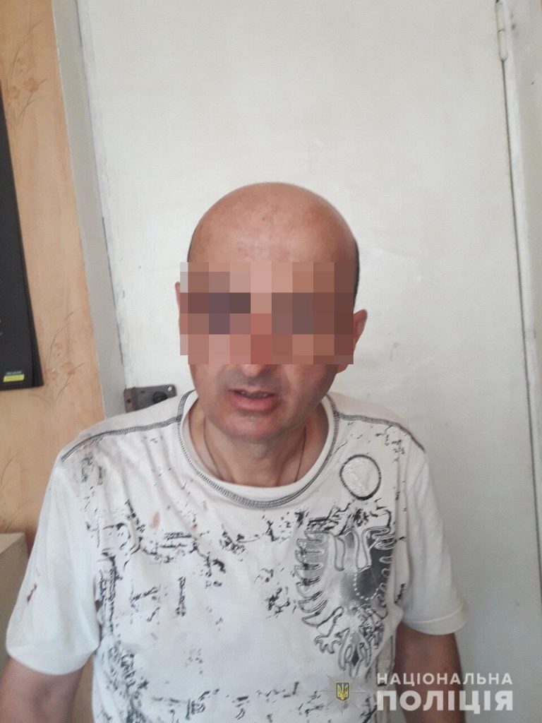 Гражданин Грузии ограбил женщину в Николаеве и был задержан прохожими (ФОТО) 1