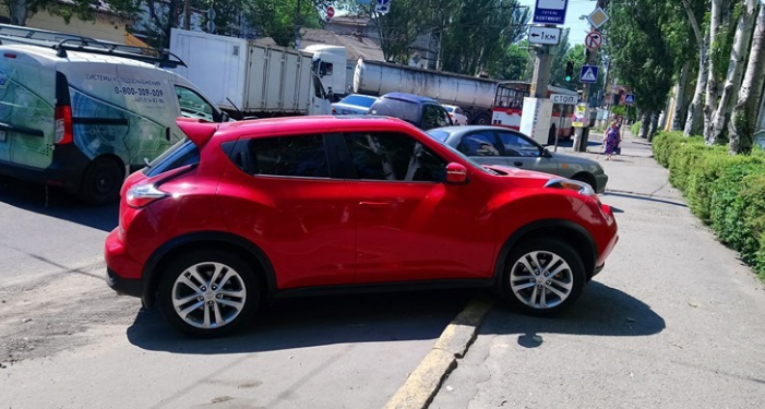 Начальница горздрава Николаева Ирина Шамрай поменяла HYUNDAI на  Nissan. По хорошей цене