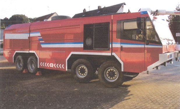 Николаевский аэропорт покупает пожарную машину 20-летней давности за 7,7 млн.грн. Зато с новым ведром и лопатой (ДОКУМЕНТ)