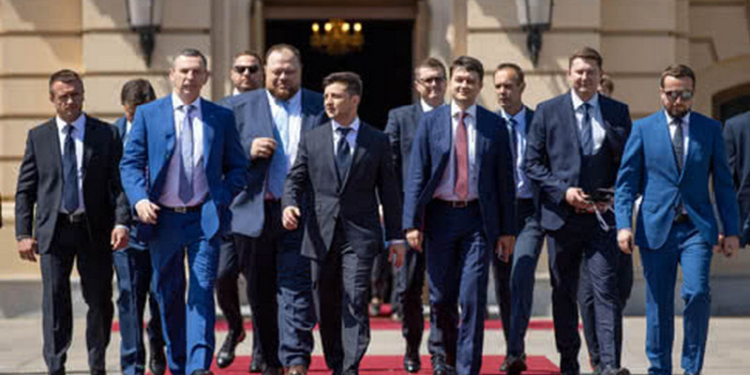 Аграрная ассоциация просит Зеленского исключить из партийного списка “соевого” и “табачного” лоббиста