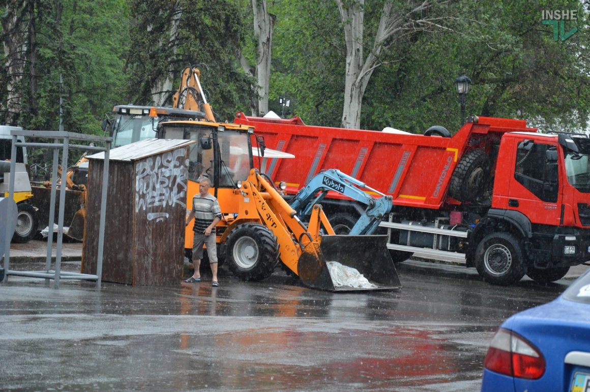 Работы по реконструкции Соборной остановлены: нашли фундамент бывшего магистрата