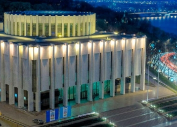 Администрация президента рассматривает вариант переезда в Украинский дом