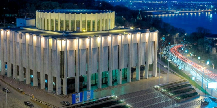 Администрация президента рассматривает вариант переезда в Украинский дом