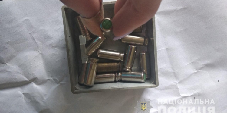 У двух жителей Корабельного района Николаева полиция нашла взрывчатку, патроны и наркотики (ФОТО)
