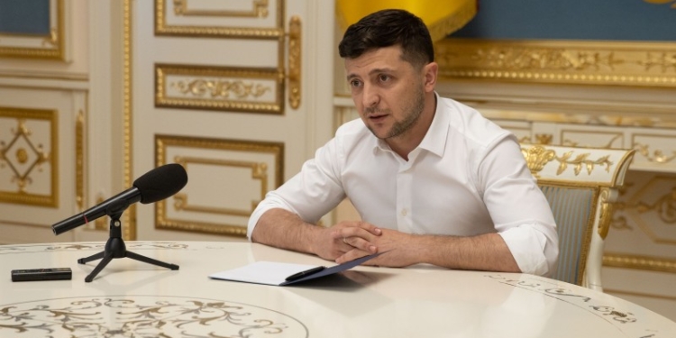 “Я хочу, чтобы не только я уважал тебя как друга. Нам нужны реальные уголовные дела”. Зеленский и Баканов поговорили о контрабанде