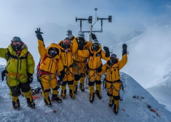 На Эвересте установили метеостанцию на высоте 8430 метров