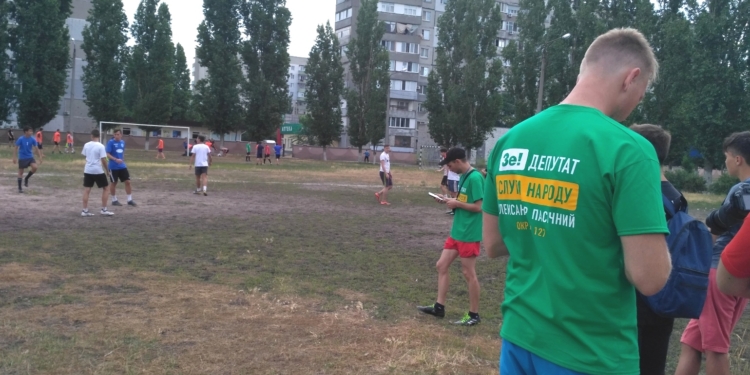 В Николаеве кандидат от «Слуги народа» использовал свою должность для агитации (ФОТО)