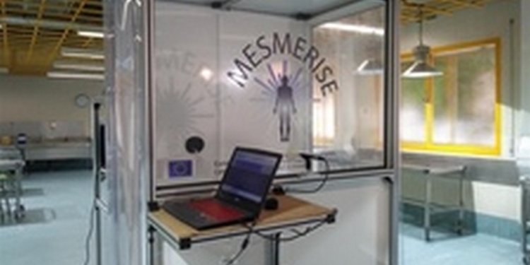 В Испании разработали специальный сканер для таможни, который видит человека насквозь