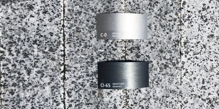 Мэр Николаева предложил горожанам выбрать цвет столбов, которые установят на Соборной площади (ВИДЕО)