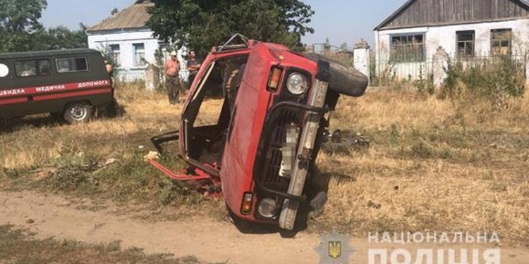 Еще одно ДТП на Николаевщине: перевернулась «Нива», в которой ехало четыре человека (ФОТО)