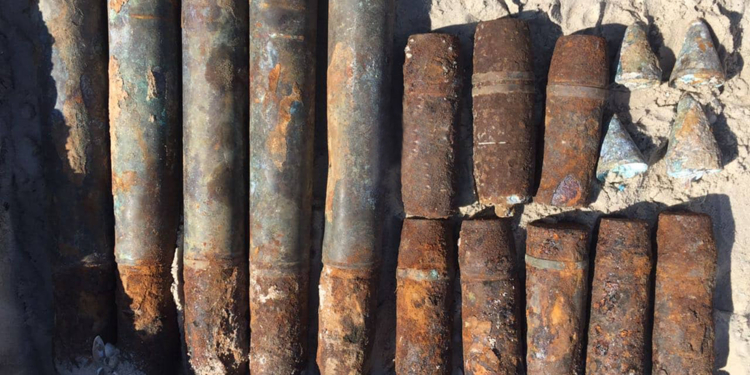 На морском дне у Кинбурна николаевские спасатели обнаружили 17 взрывоопасных предметов (ФОТО)