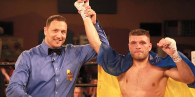 Мексиканец Альварес отказался от боя с николаевским боксером Сергеем Деревянченко