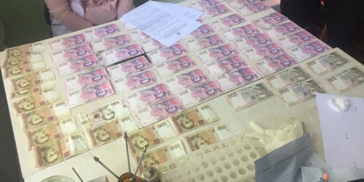 На Николаевщине за взятку в 7 тыс.грн. трое работников лаборатории заплатят штраф 30,6 тыс.грн.