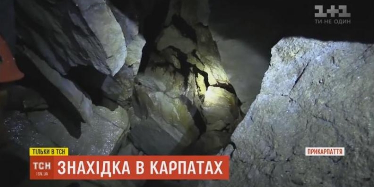 В Карпатах нашли самую высокогорную пещеру Украины (ВИДЕО)