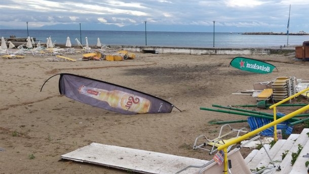 Жуткий шторм в Греции убил 6 туристов, более 100 пострадавших (ФОТО, ВИДЕО)