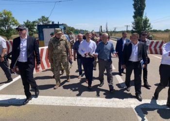 Тейлор и главы СНБО и СБУ посетили админграницу с Крымом (ФОТО, ВИДЕО)