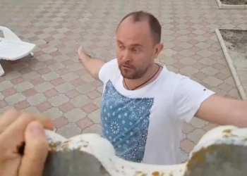 «Х*хлы, мы здесь за Россию»: в курортном Бердянске разгорелся “языковой” скандал из-за пляжа (ВИДЕО)