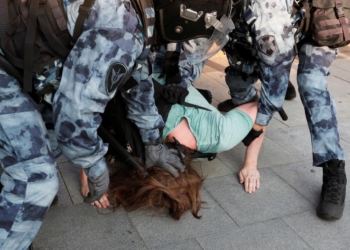 Евросоюз осудил массовые задержания протестующих на митинге в Москве