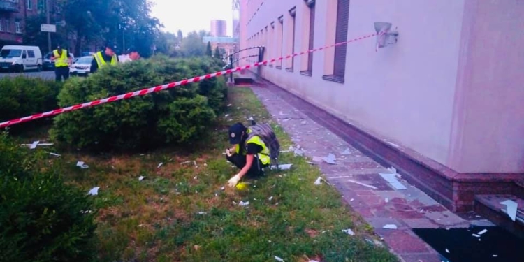 Здание телеканала «112 Украина» ночью обстреляли из гранатомета (ФОТО)