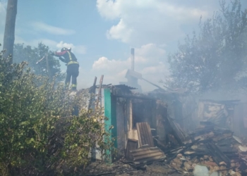 В Николаевской области 15-летний парень пытался сам потушить пожар – сейчас ребенок в состоянии средней тяжести в больнице (ФОТО)