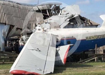 В Чечне самолет упал на жилой дом