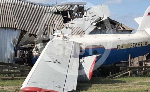 В Чечне самолет упал на жилой дом