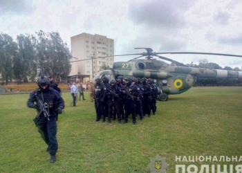 Боятся за бюллетени. Полиция отправила вертолет в округ, где проигрывает Пашинский (ВИДЕО)