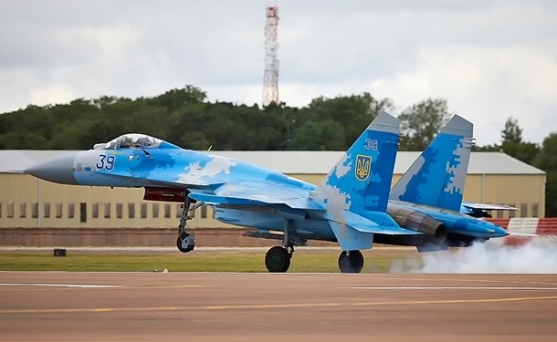 Летчик ВСУ произвел фурор на авиашоу в Британии (ВИДЕО)