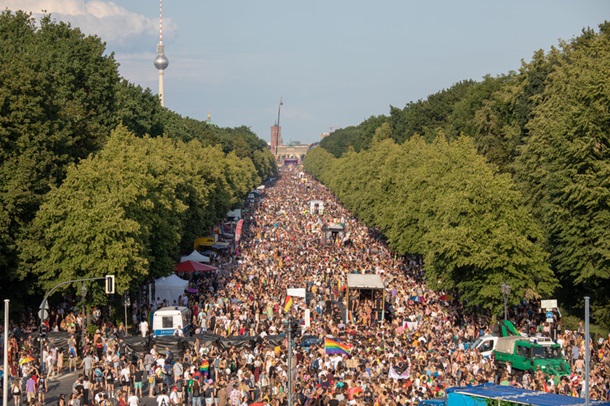 На ЛГБТ-марш в Берлине вышли полмиллиона человек (ФОТО) 4