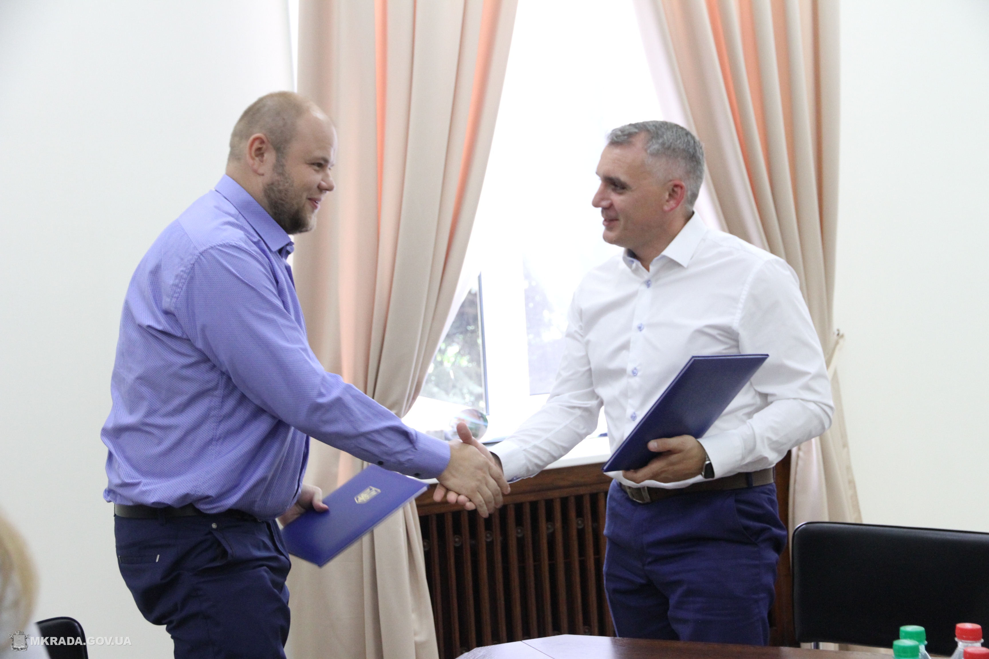 Николаевский горсовет подписал меморандум с волонтерами в сфере IT (ФОТО)