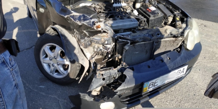 Машина без водителя устроила ДТП в Николаеве