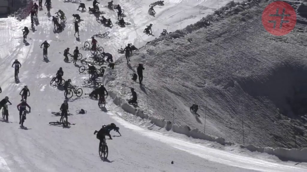 В Альпах столкнулись сотни велосипедистов (ВИДЕО) 1