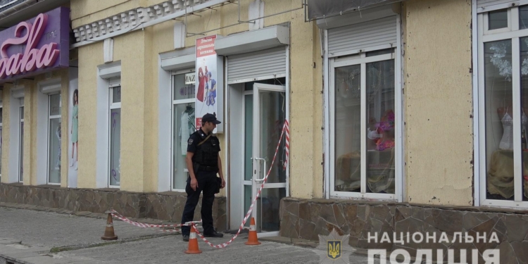 В Сумах женщина открыла стрельбу в офисе и ранила двух людей (ФОТО)