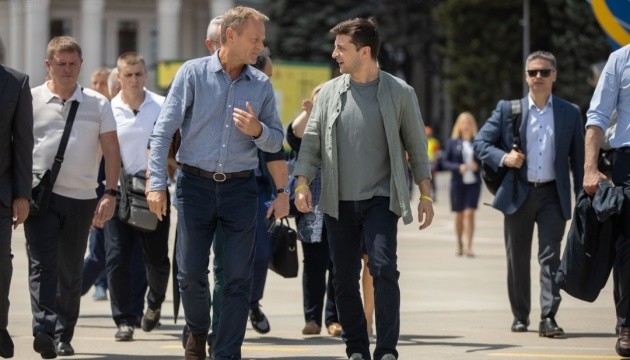 Зеленский и президент Европейского Совета Туск прибыли в Станицу Луганскую 1