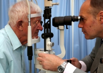 Американские ученые изобрели имплант, способный частично вернуть зрение слепым людям