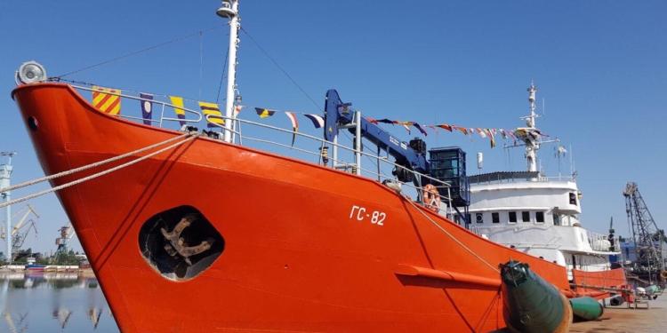 Самое большое гидрографическое судно Украины, отметившее свое 50-летие, работает на Николаевщине (ФОТО)