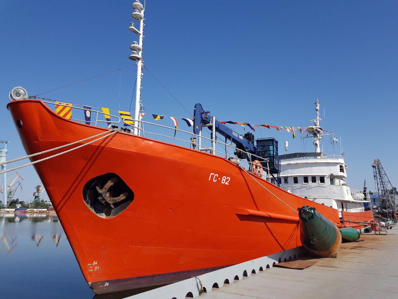 Самое большое гидрографическое судно Украины, отметившее свое 50-летие, работает на Николаевщине (ФОТО)