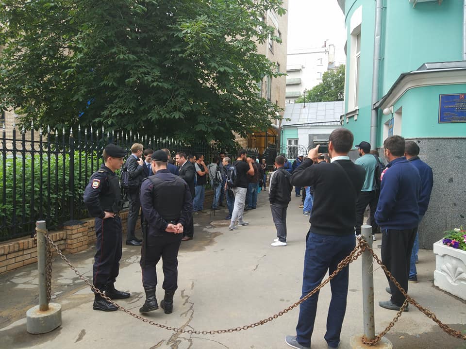В Москве задержали 50 крымских татар за поддержку "бахчисарайской четвёрки" 1